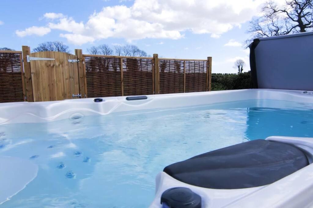 Covehithe House-Coastal Luxury- Sleeps 12-With Huge Swimspa! Wrentham Exteriér fotografie