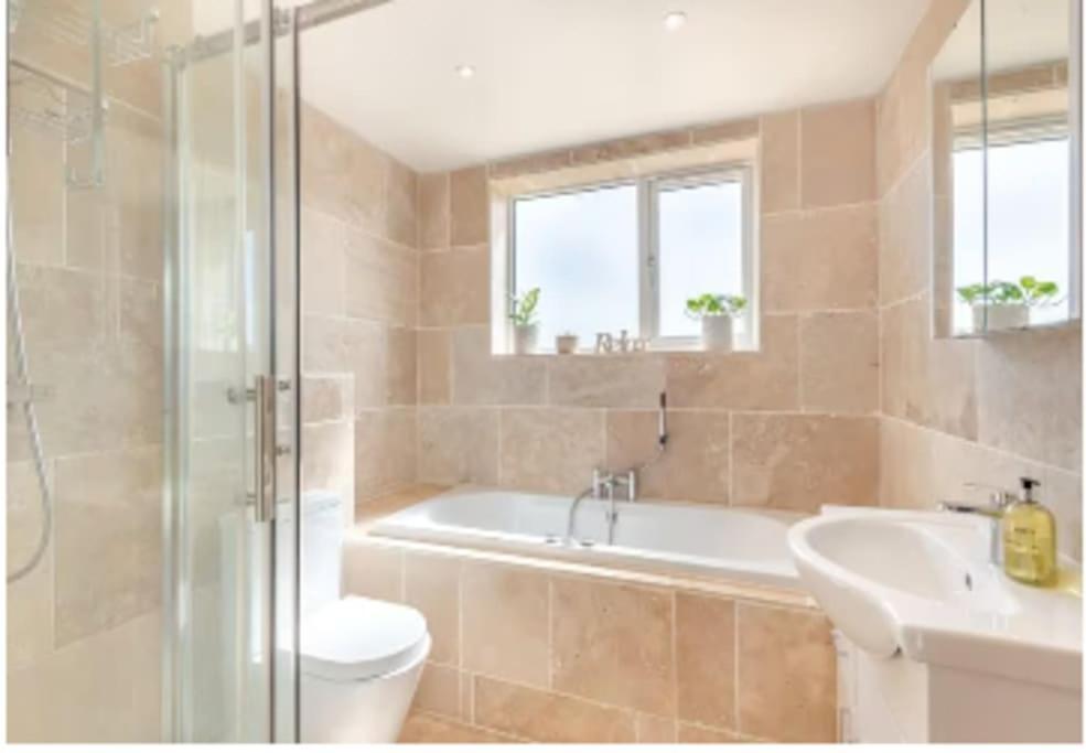 Covehithe House-Coastal Luxury- Sleeps 12-With Huge Swimspa! Wrentham Exteriér fotografie