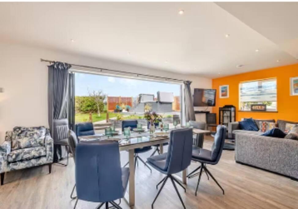 Covehithe House-Coastal Luxury- Sleeps 12-With Huge Swimspa! Wrentham Exteriér fotografie